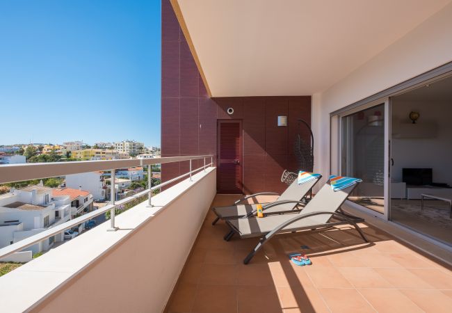 Apartamento em Lagos - RLAG76L