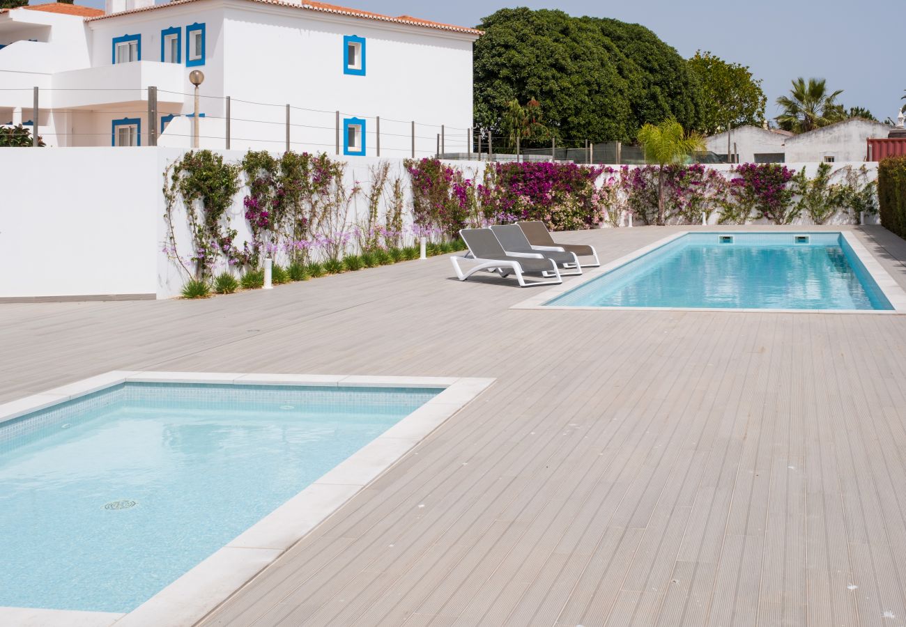 Apartamento em Lagos - RLAG120L