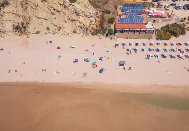  Vista aérea da praia