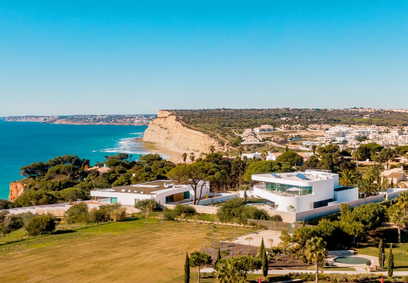 Vista aérea das villas e dos arredores