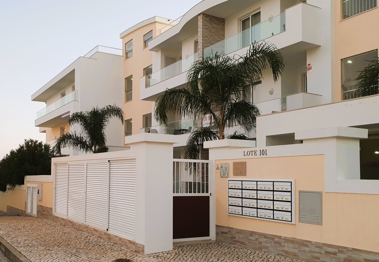 Apartamento em Lagos - Apartamento | Internet Alta Velocidade | Ar Condicionado | Piscina Partilhada | Ginásio | Perto da Praia | Vista Mar [RLAG108]