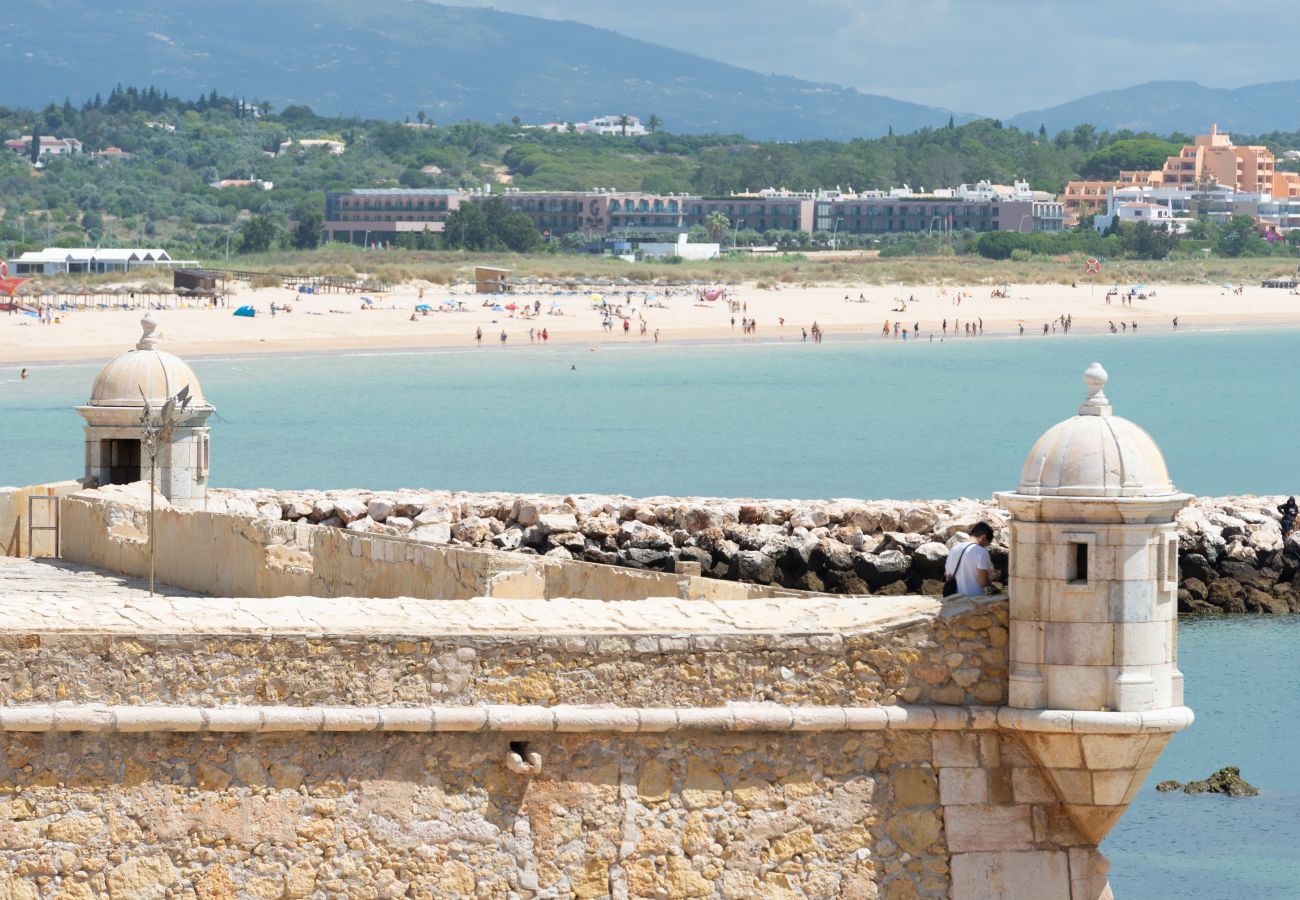 Forte Ponta da Bandeira e Meia Praia