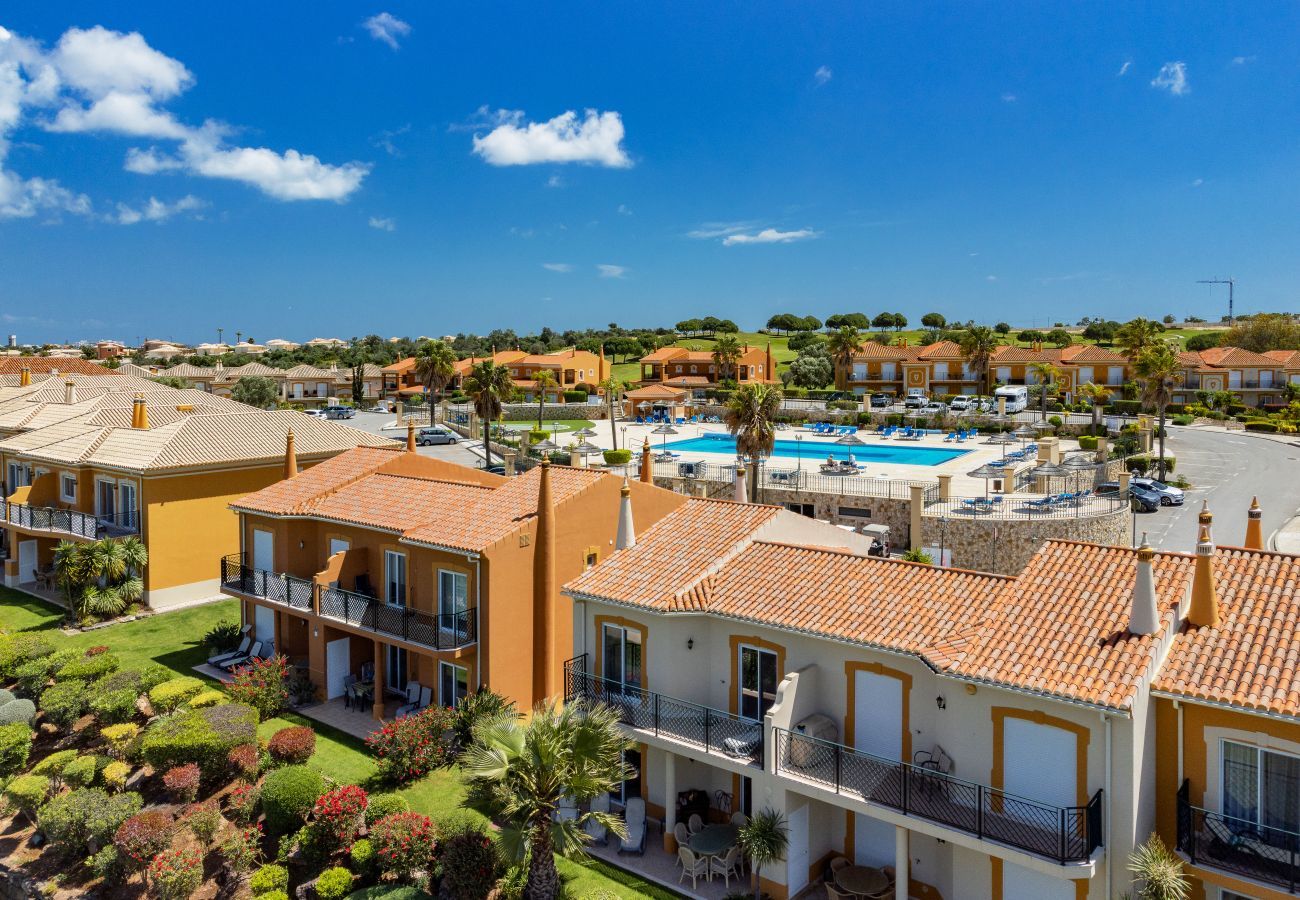 Casa geminada em Lagos - Villa acolhedora em resort de golfe [06]