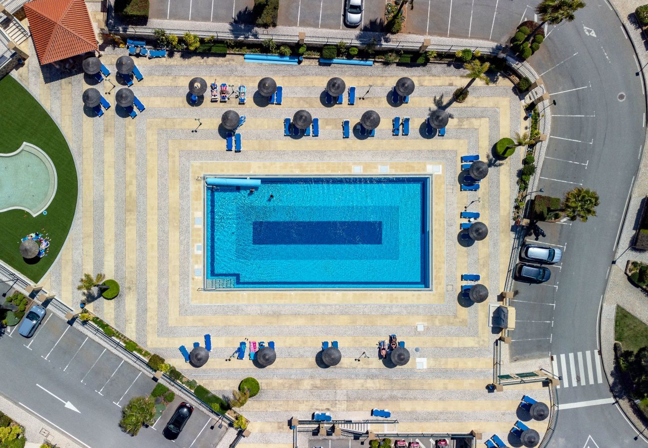 Vista aérea da piscina