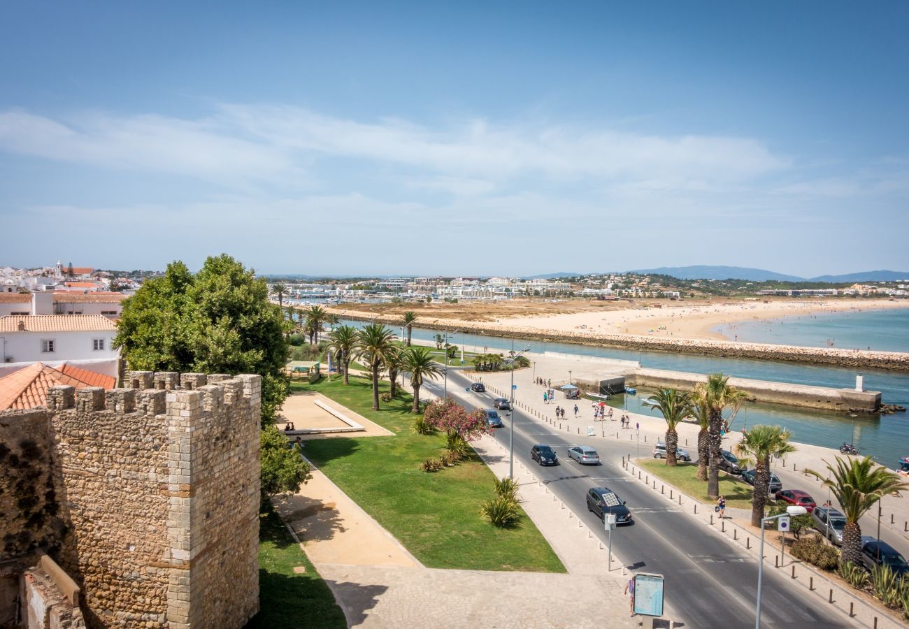 Vista para a Avenida dos Descobrimentos