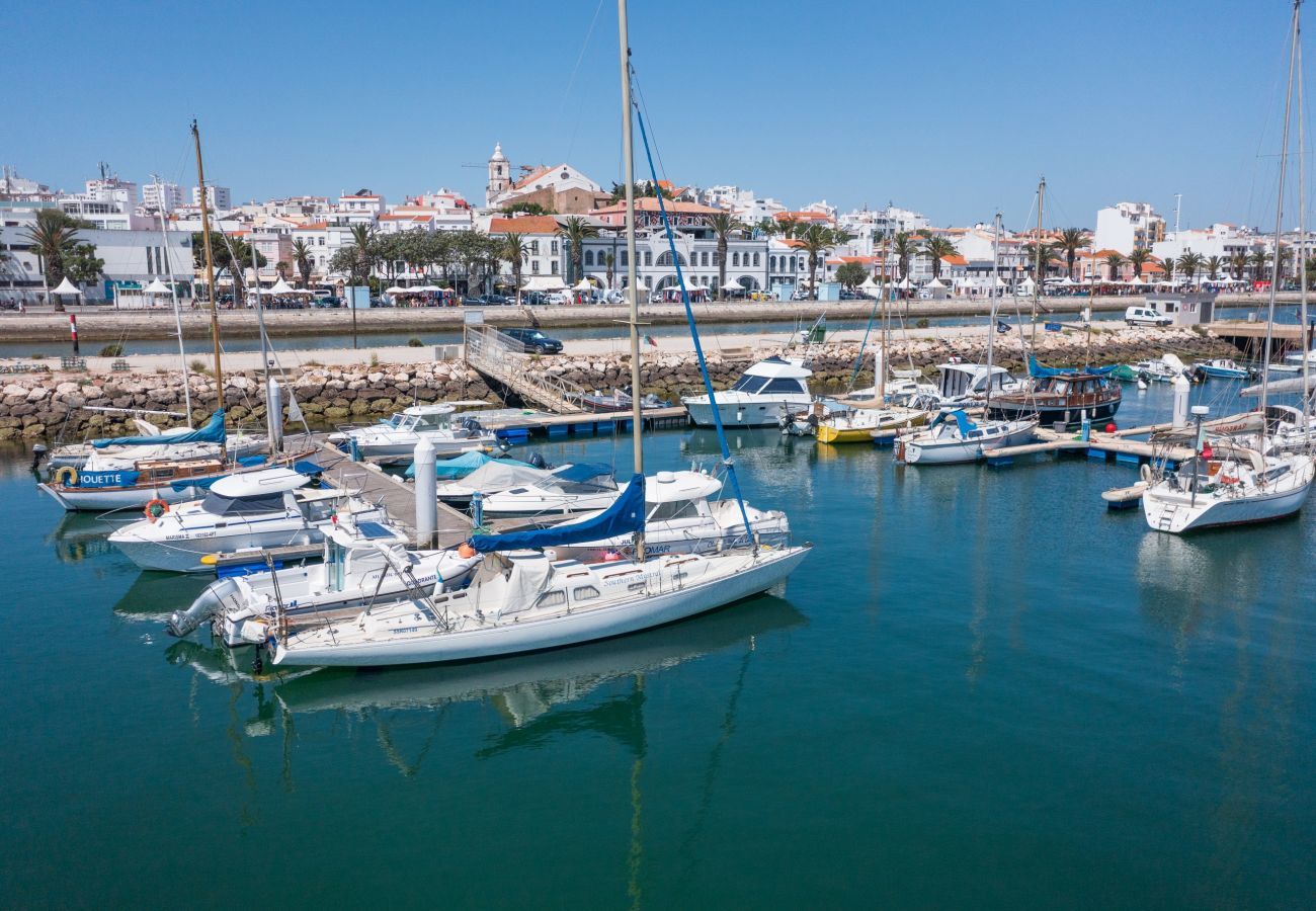 Vista dos barcos na Marina