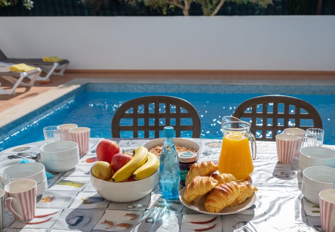 Pequeno-almoço no terraço