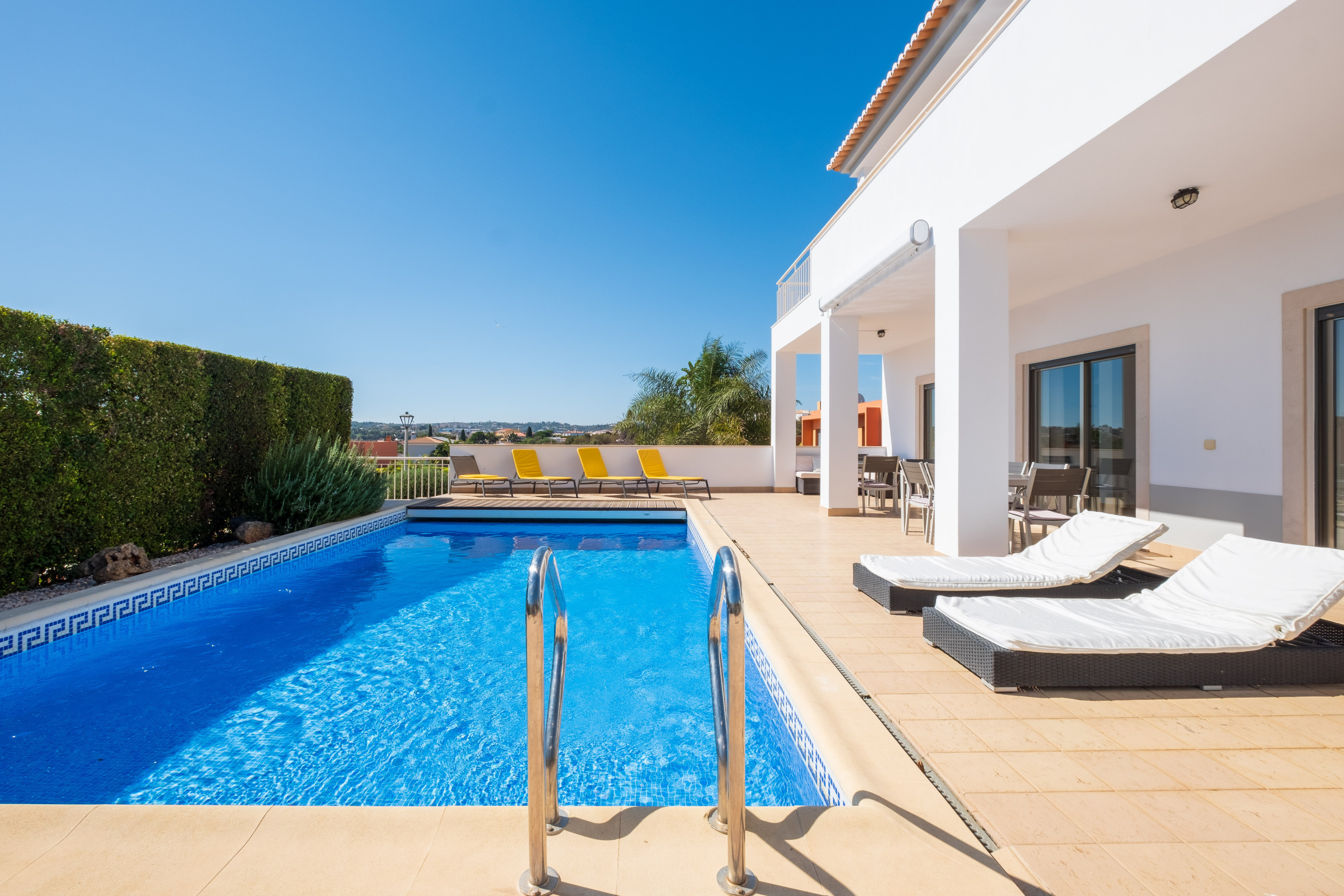 Villa/Dettached house in Lagos - Spacious villa near town [46]