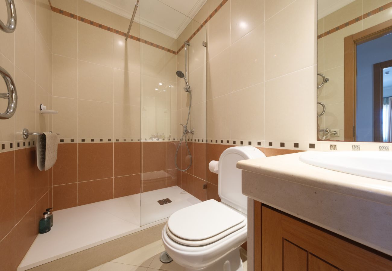 Apartment in Lagos - Modern downtown apartment [28]