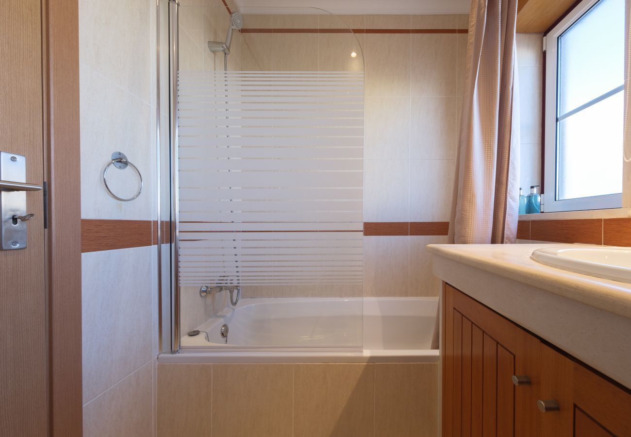 Apartment in Lagos - Modern downtown apartment [28]