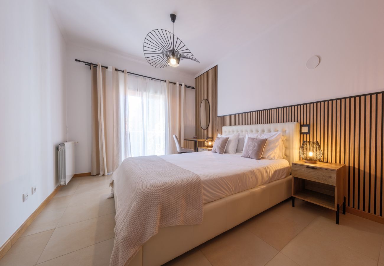 Villa in Lagos - Spacious villa near town [46]