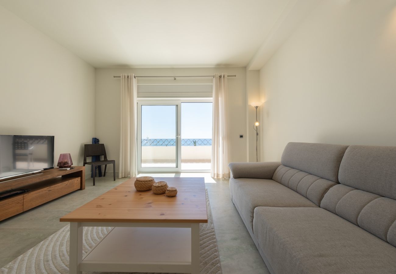 Apartment in Lagos - Beachfront modern apartment [55]