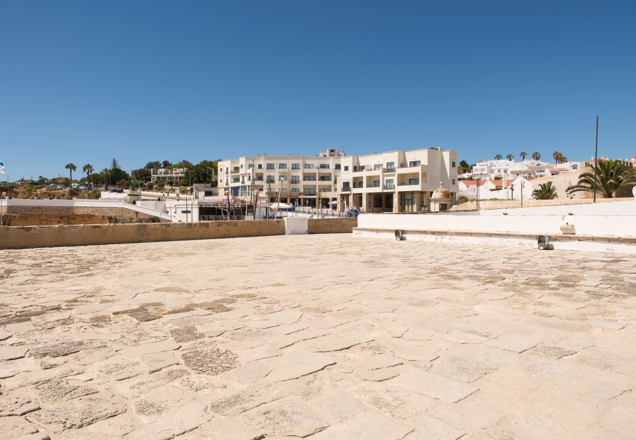 Apartment in Lagos - Beachfront modern apartment [55]