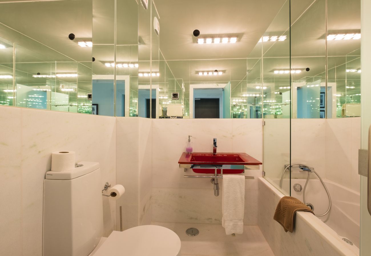 Bathroom with bathtub