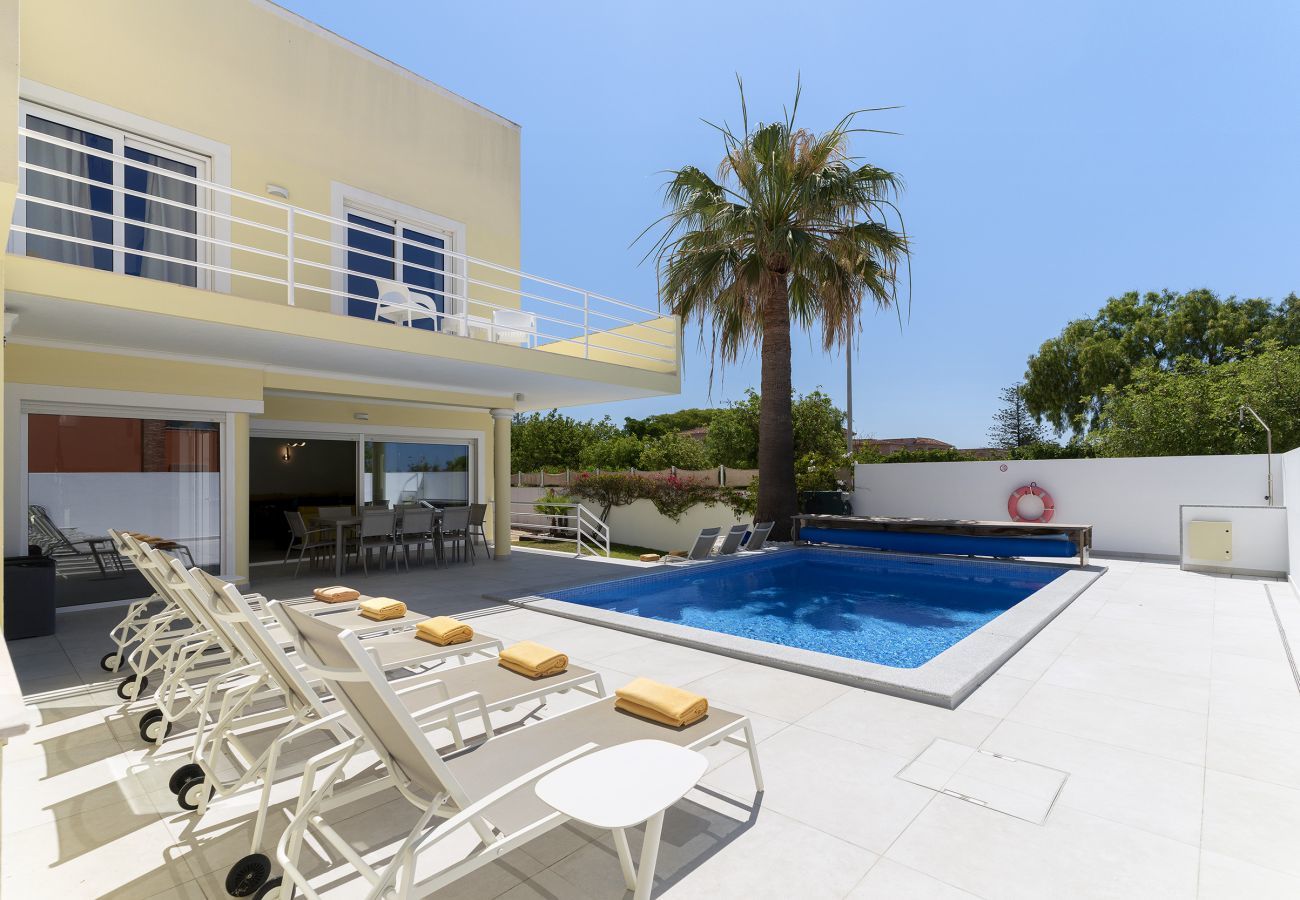 Villa in Lagos - Sea view spacious villa [95]