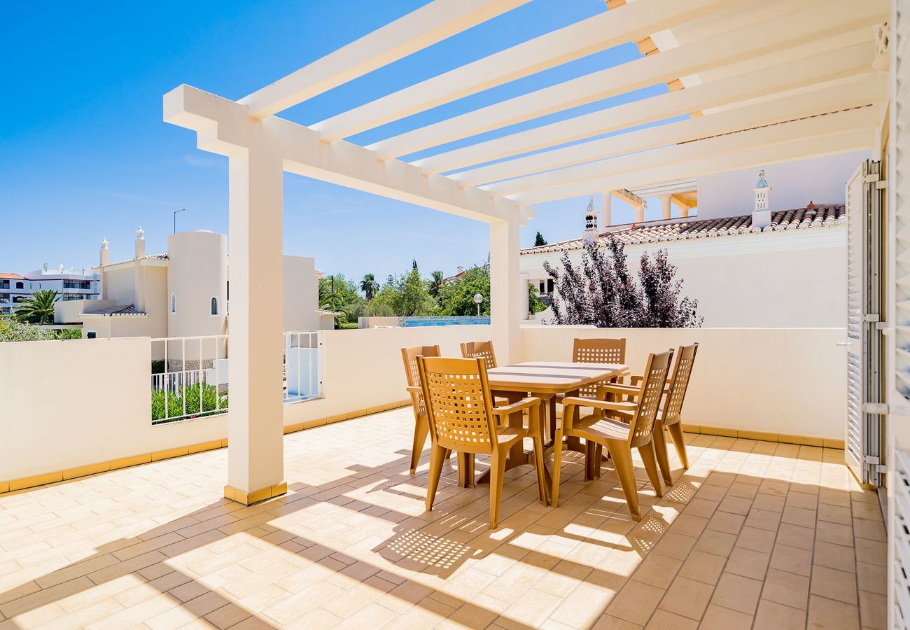 Villa in Lagos - Attractive modern villa [01]