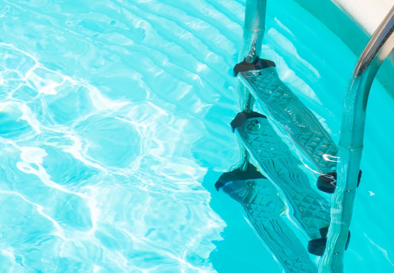 Pool stairs