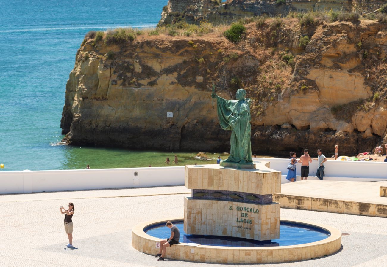 S. Gonçalo's statue