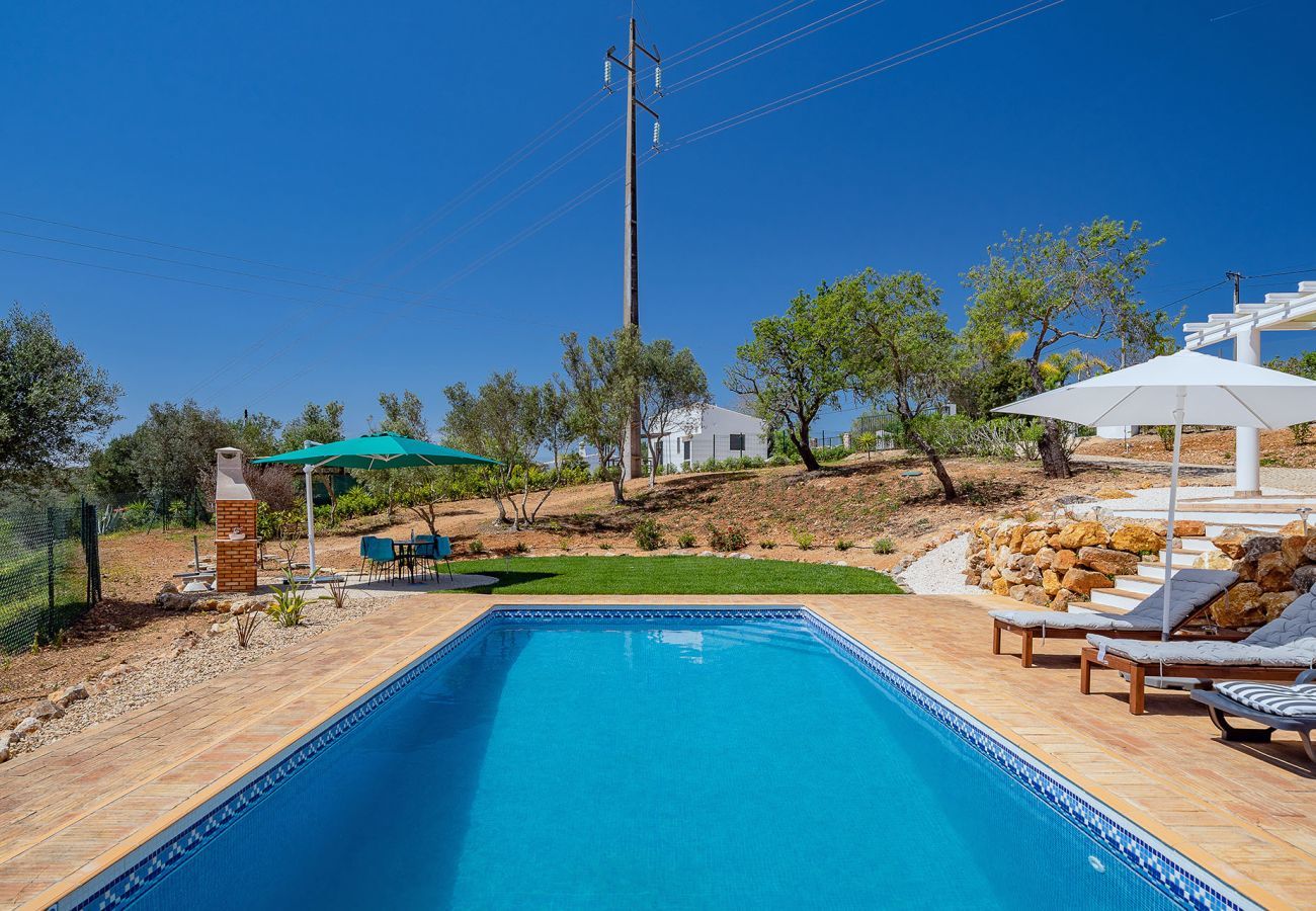 Villa in Lagos - Countryside villa with pool [02]