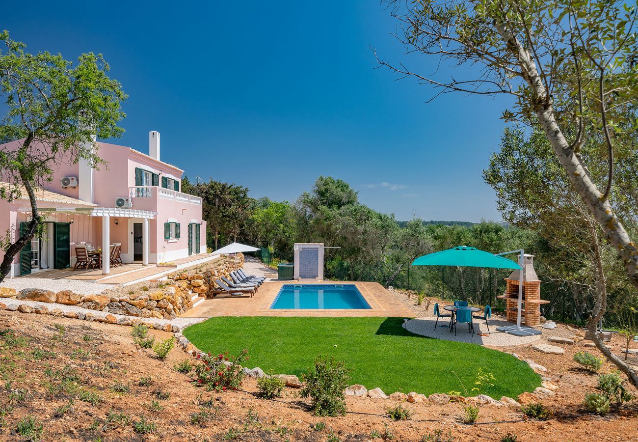 Villa in Lagos - Countryside villa with pool [02]
