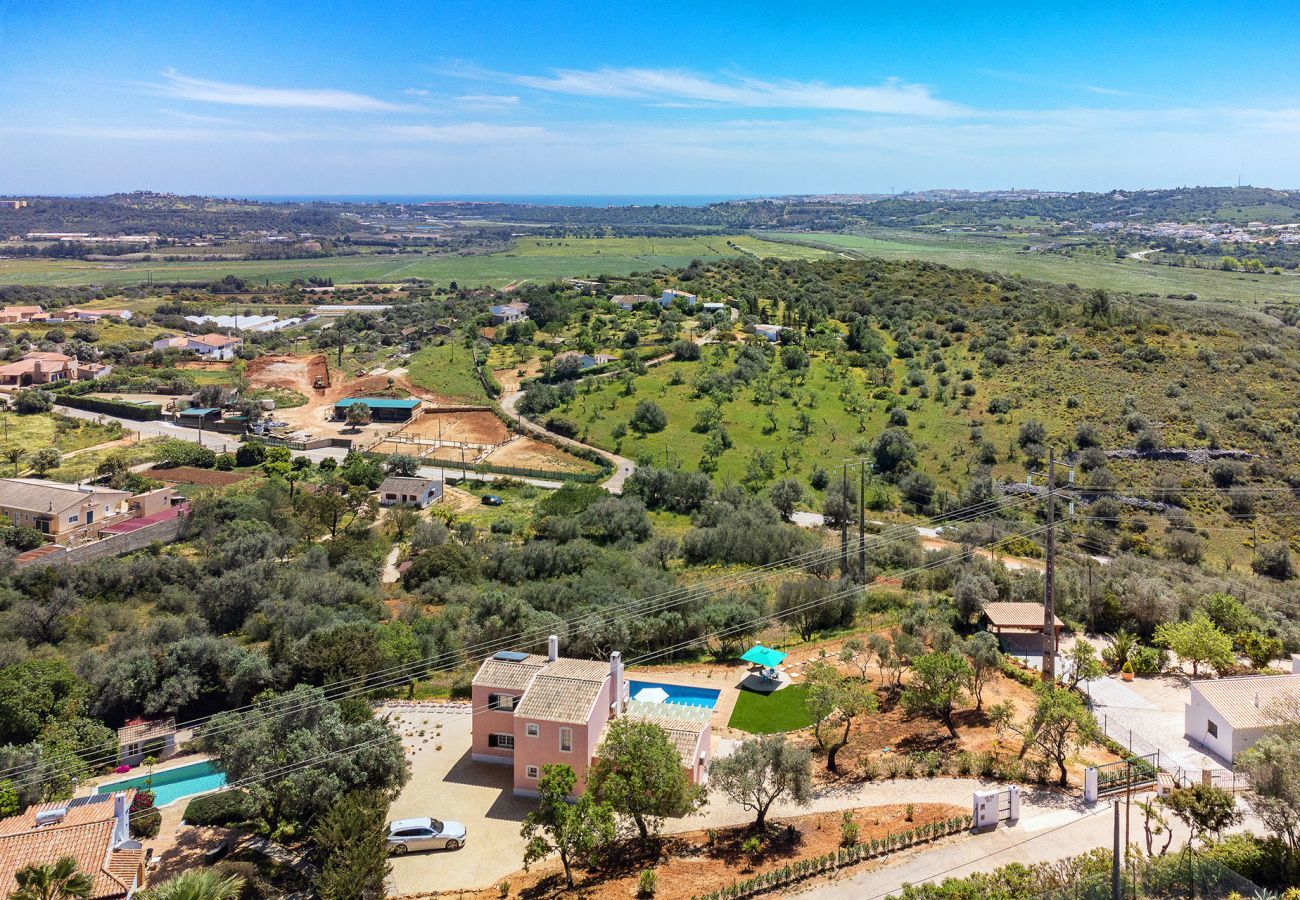 Villa in Lagos - Countryside villa with pool [02]