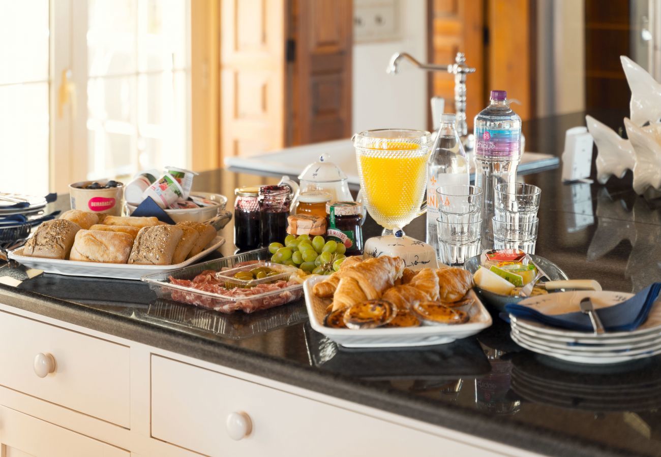 Breakfast in the kitchen