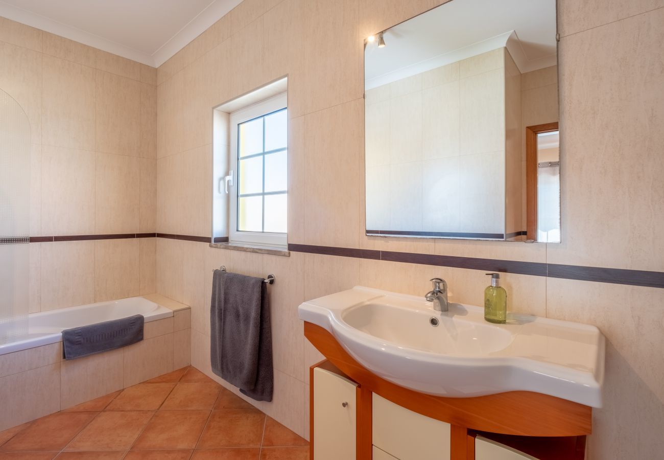 Twin bedroom