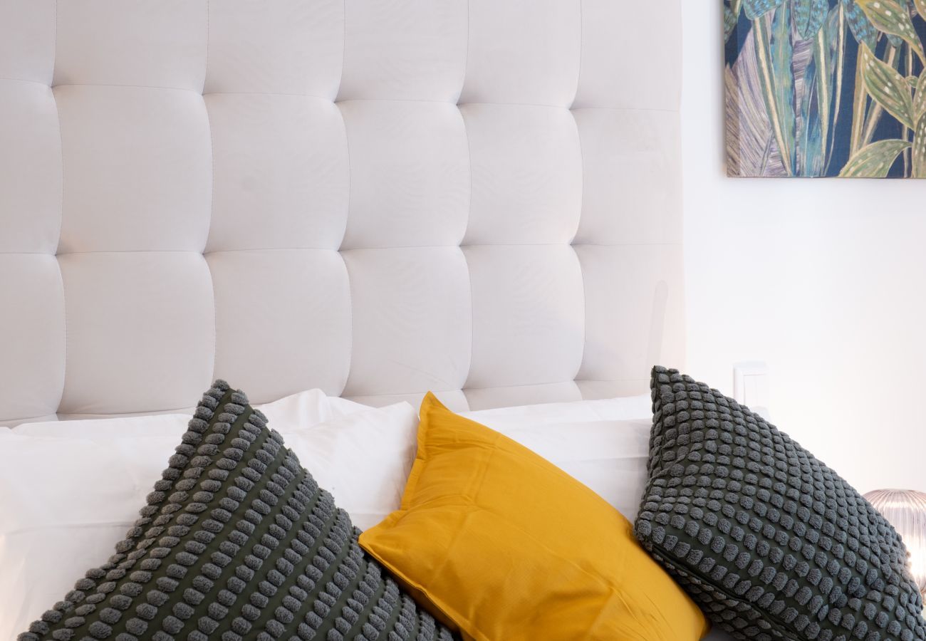 Bedroom details