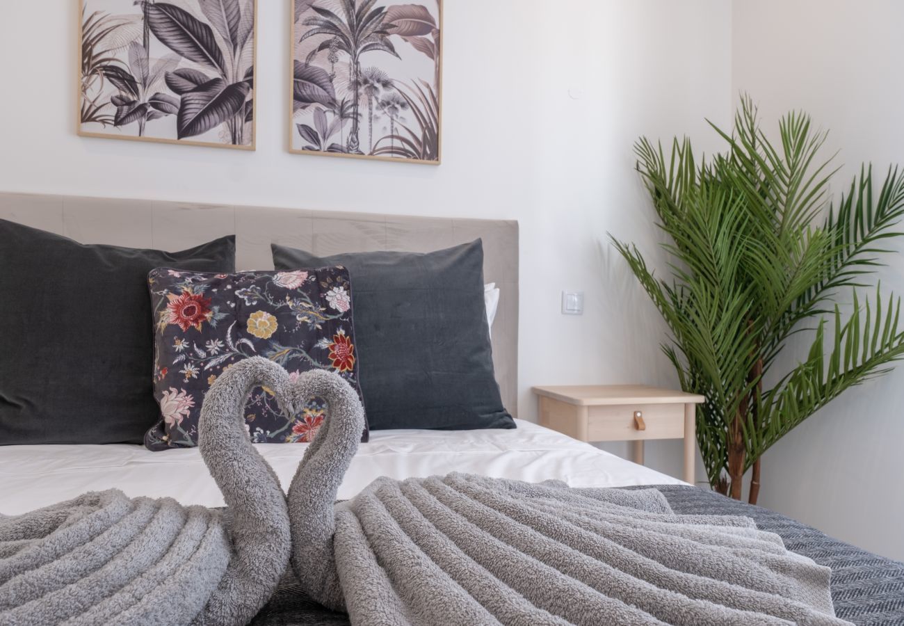 Bedroom details