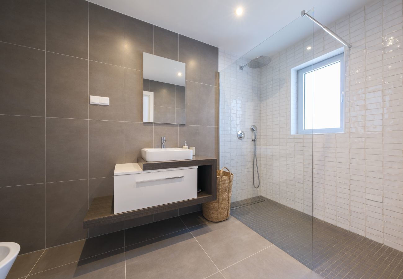Apartment in Lagos - Modern sea view apartment [127]